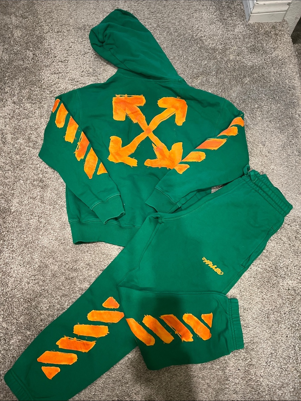 Off White kids Green Hoodie & Sweatpants Set with Orange Arrows size 10